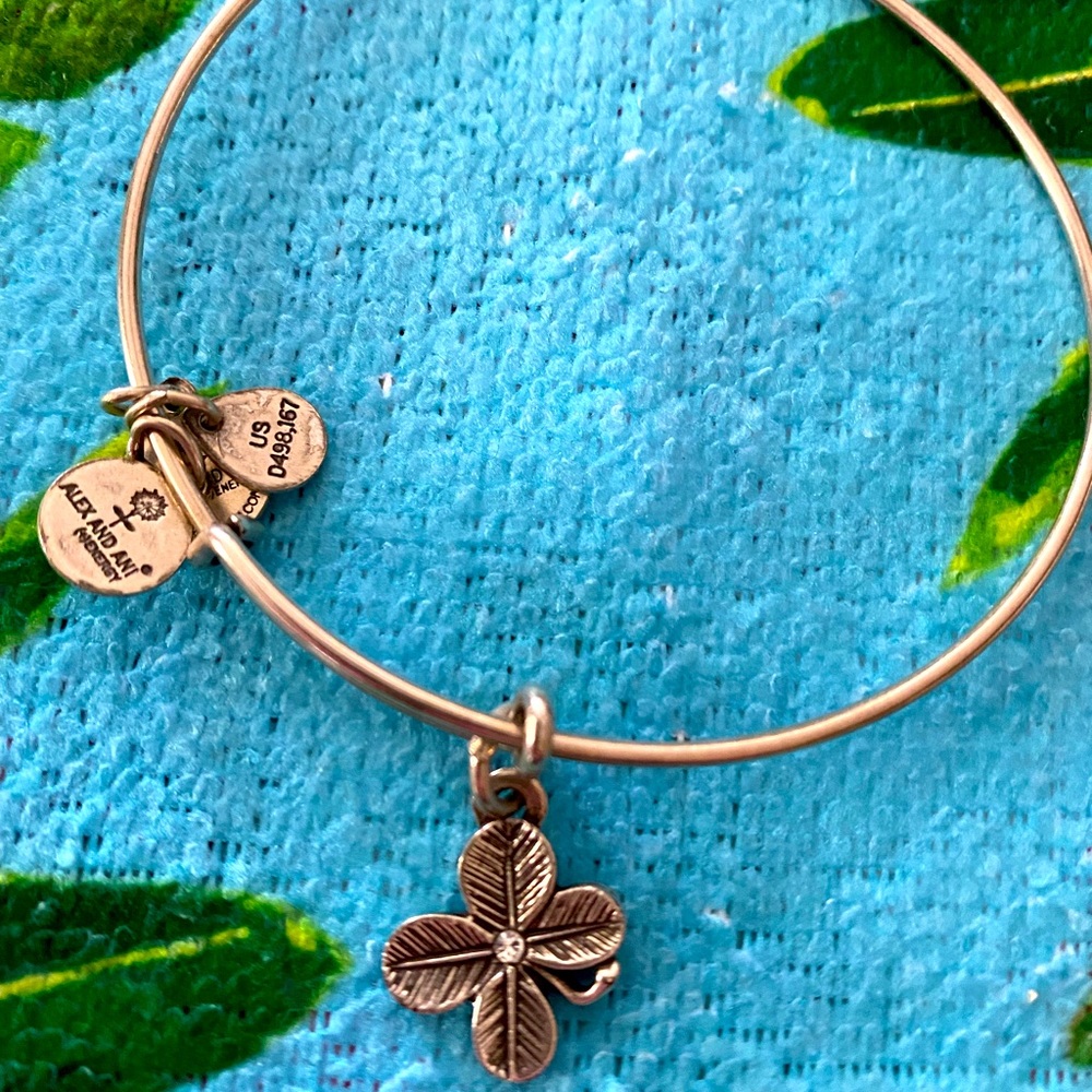 Alex and Ani 4 leaf clover bracelet
